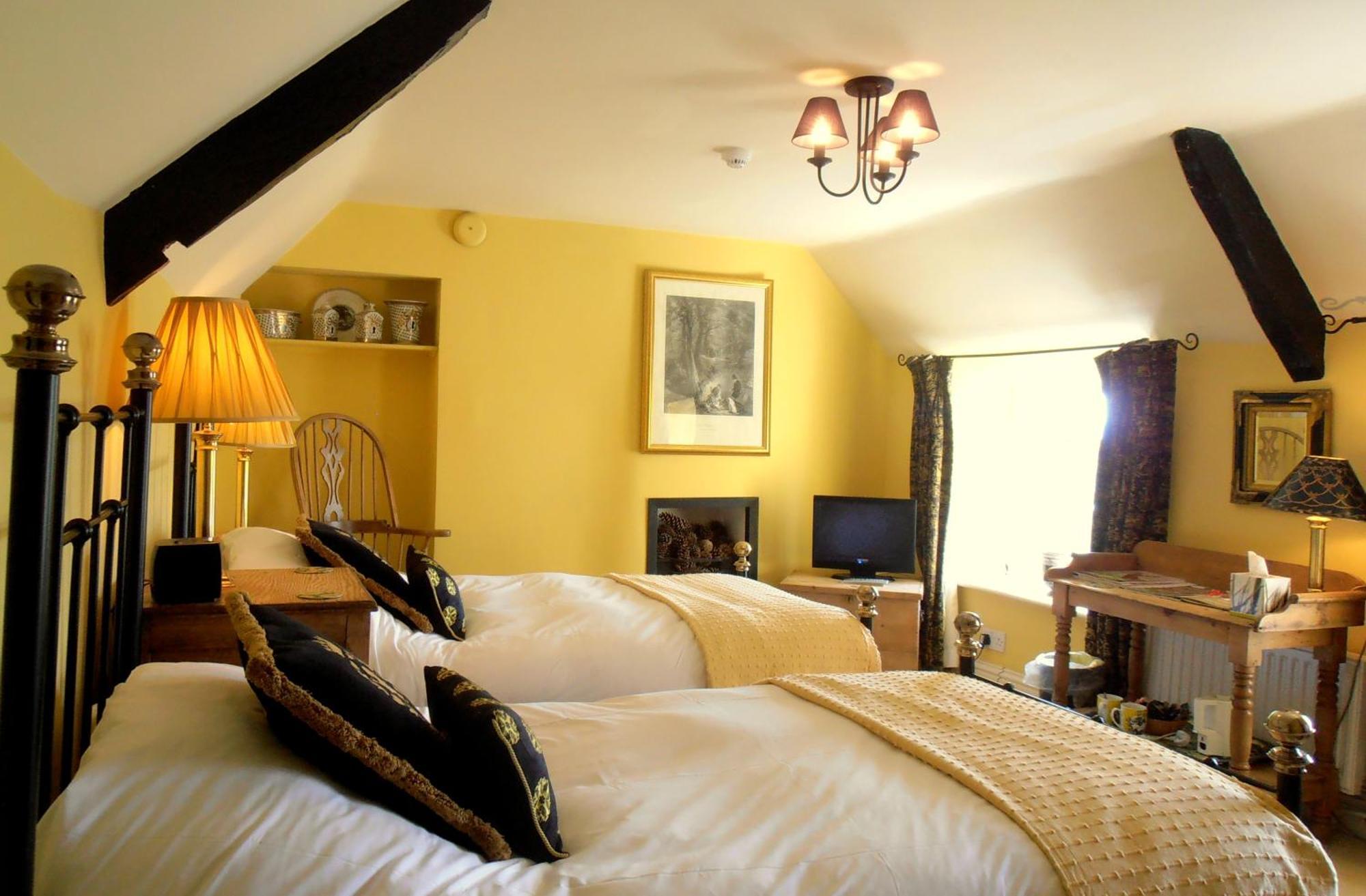 The Hunters Rest Inn Clutton Экстерьер фото
