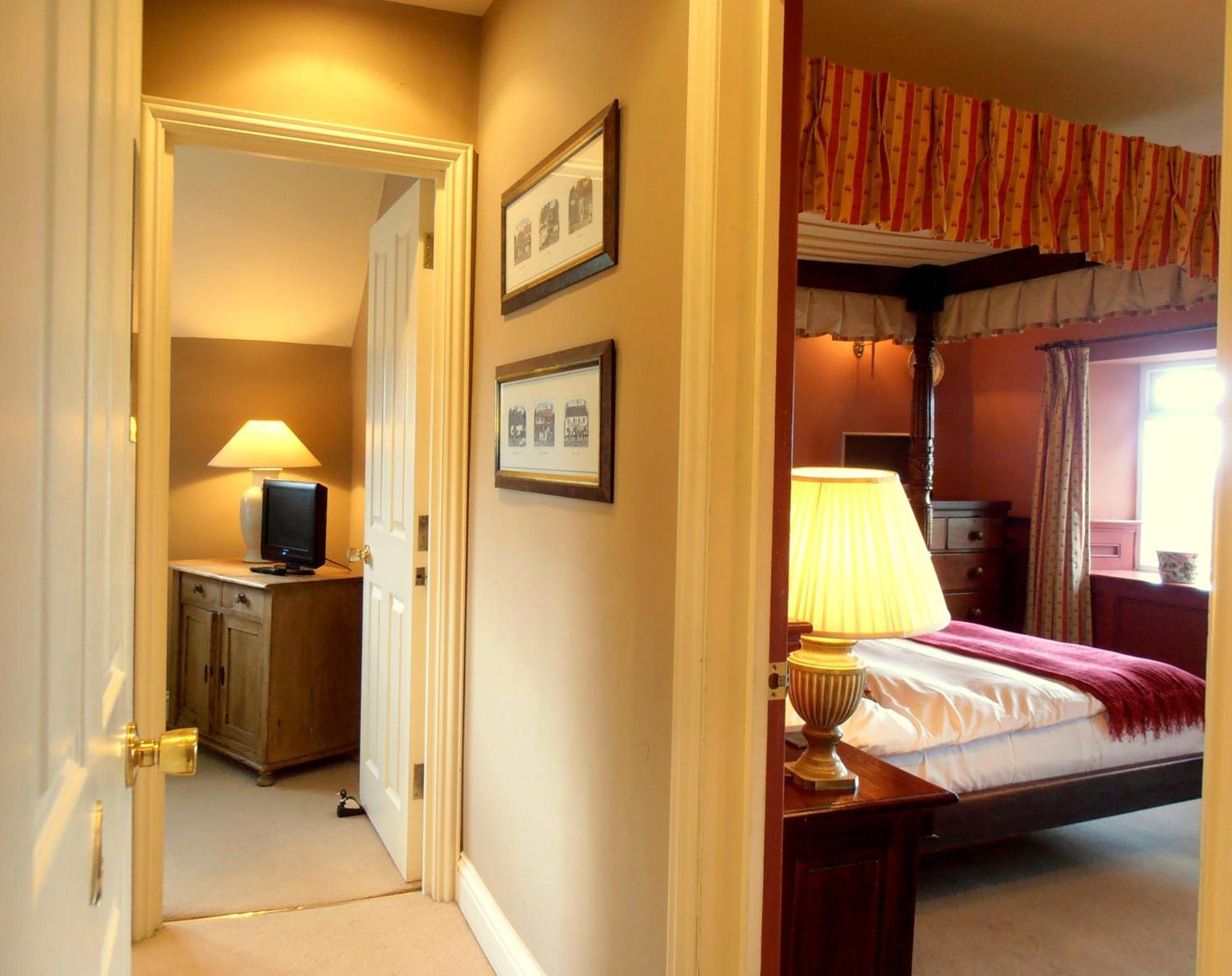 The Hunters Rest Inn Clutton Номер фото