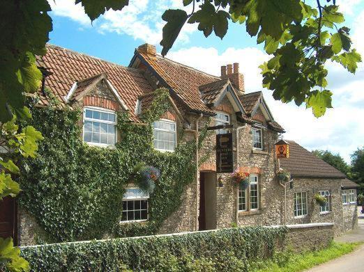 The Hunters Rest Inn Clutton Экстерьер фото